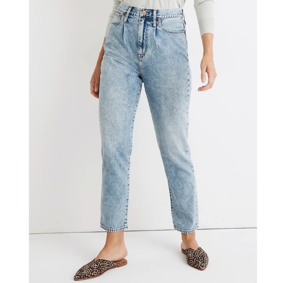 Madewell Denim - Madewell The Pleated Momjean in Phair Wash